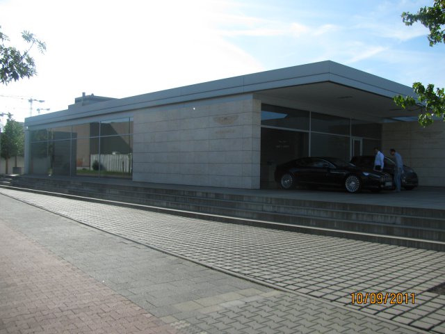 Aston_Martin_Duesseldorf_02